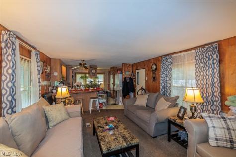 14 Van Ess Drive Olmsted Twp OH 44138