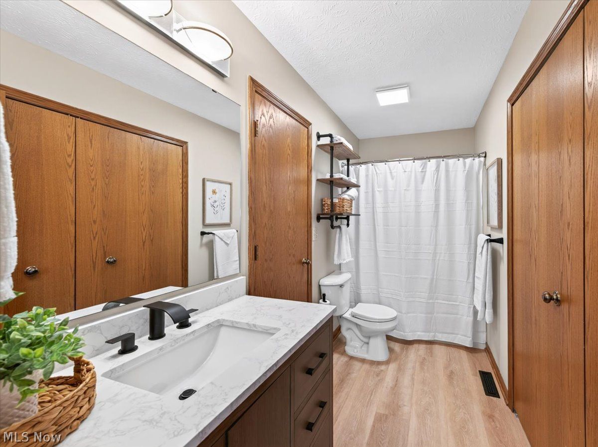 5147 Pinckneya Drive North Royalton OH 44133