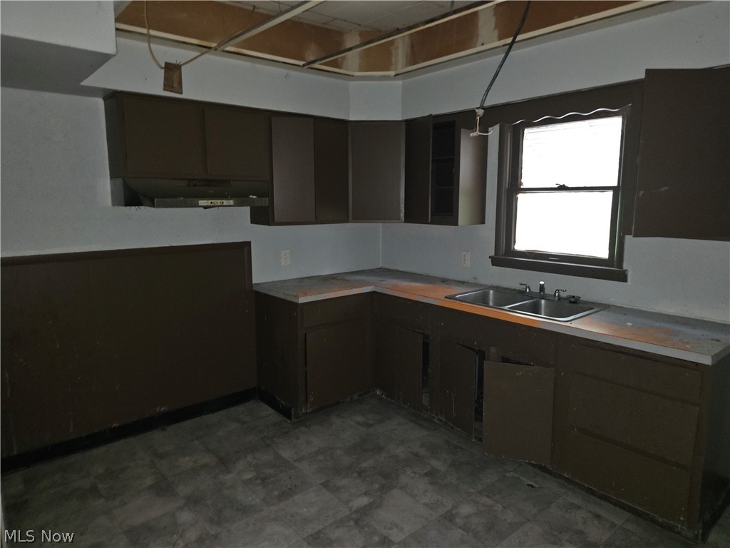 3952 E 74th Street Cleveland OH 44105
