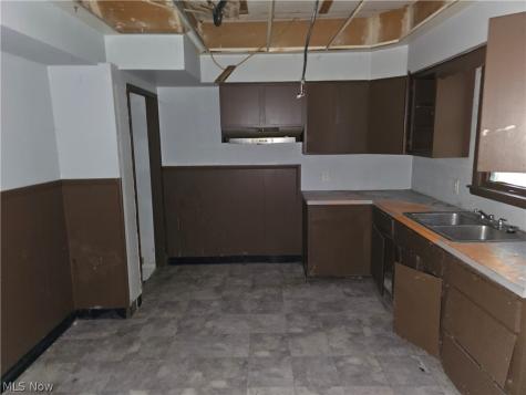 3952 E 74th Street Cleveland OH 44105