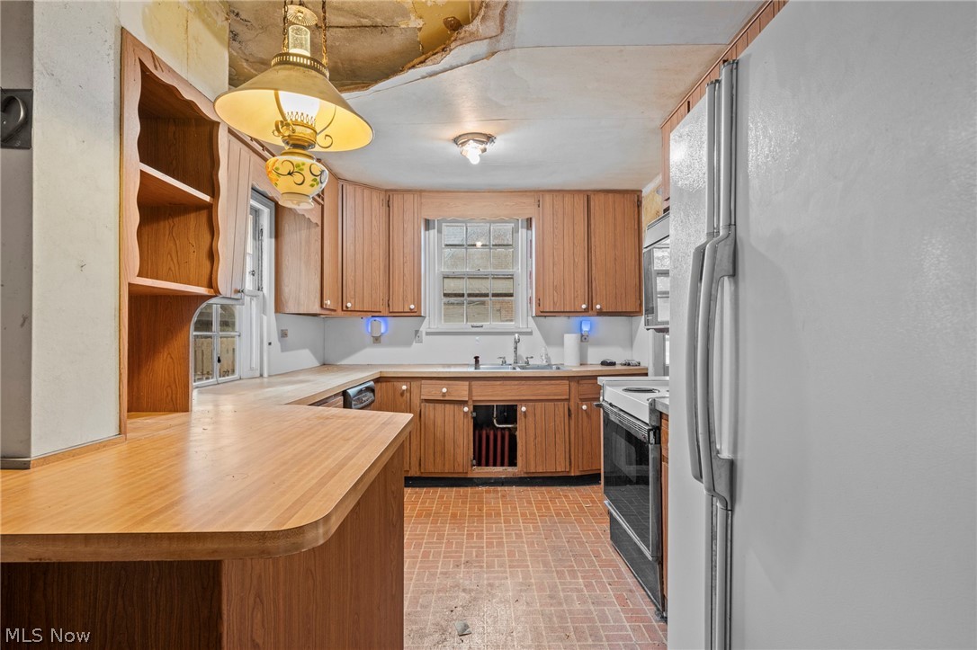 19264 N Sagamore Road Fairview Park OH 44126