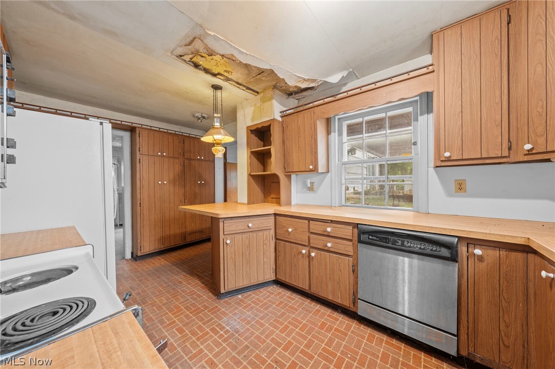 19264 N Sagamore Road Fairview Park OH 44126