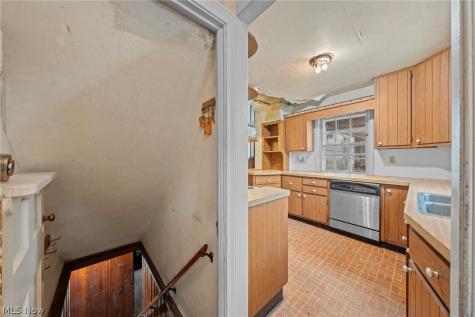 19264 N Sagamore Road Fairview Park OH 44126