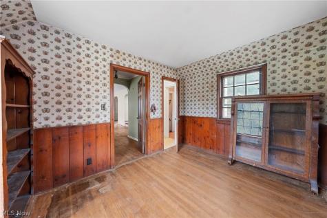 19264 N Sagamore Road Fairview Park OH 44126