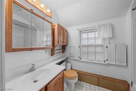 19264 N Sagamore Road Fairview Park OH 44126