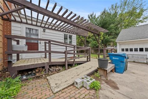 19264 N Sagamore Road Fairview Park OH 44126