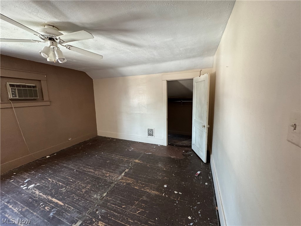 27 Wilson Avenue Niles OH 44446