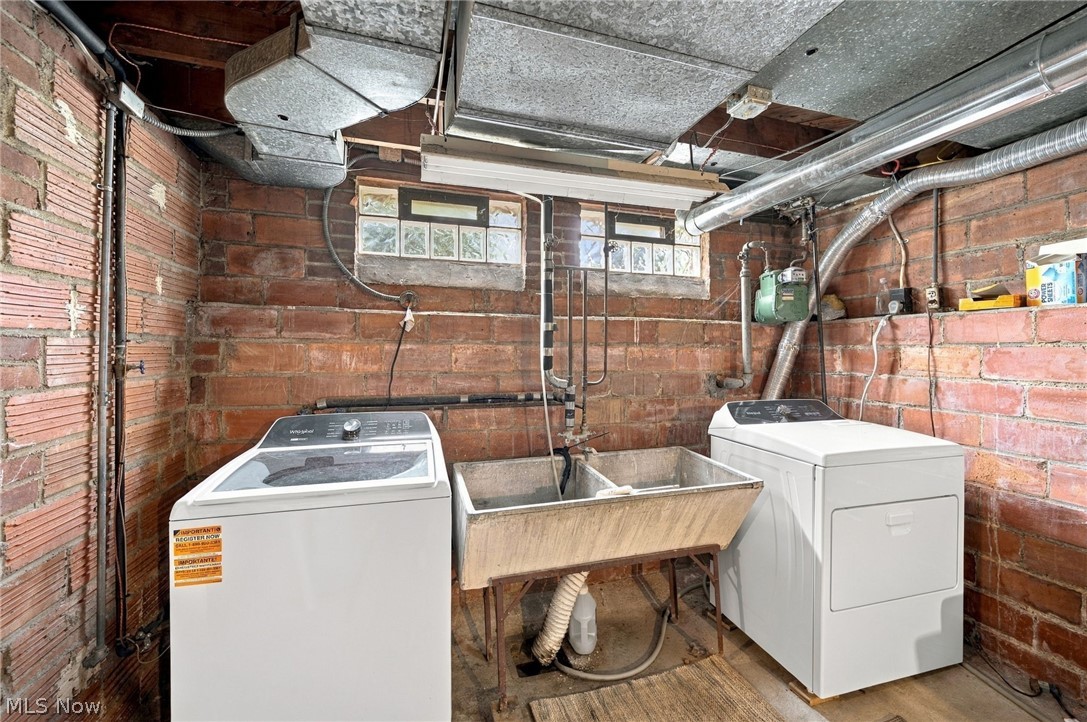 14305 Delaware Avenue Lakewood OH 44107