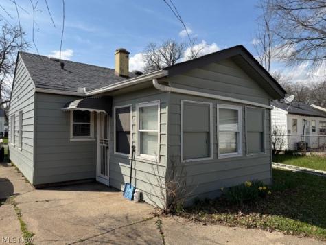 3977 Wendy Drive Cleveland OH 44122