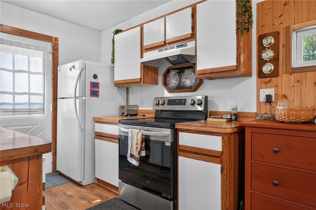 5158 University Drive Geneva OH 44041