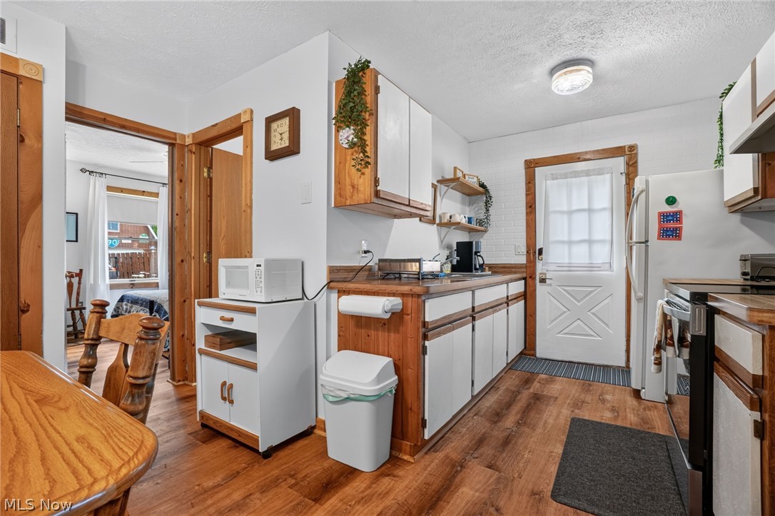 5158 University Drive Geneva OH 44041