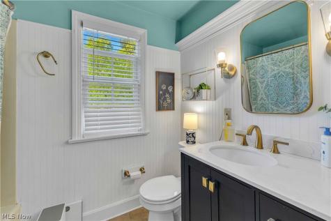 28405 Lincoln Road Bay Village OH 44140