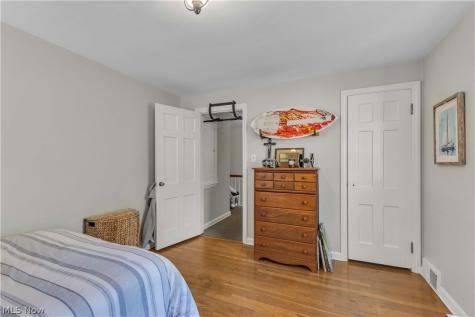 28405 Lincoln Road Bay Village OH 44140