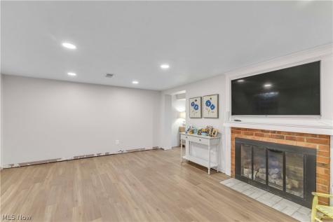 28405 Lincoln Road Bay Village OH 44140