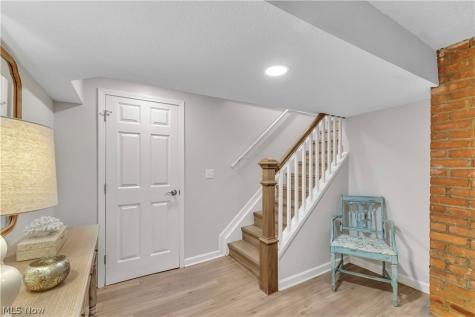 28405 Lincoln Road Bay Village OH 44140
