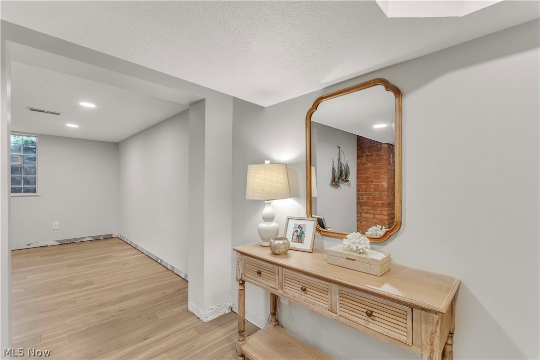 28405 Lincoln Road Bay Village OH 44140