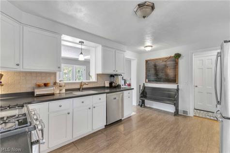 28405 Lincoln Road Bay Village OH 44140
