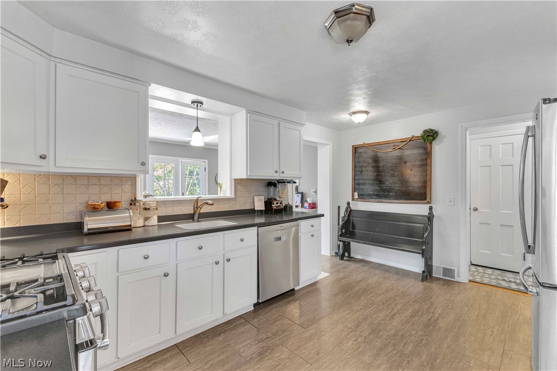 28405 Lincoln Road Bay Village OH 44140