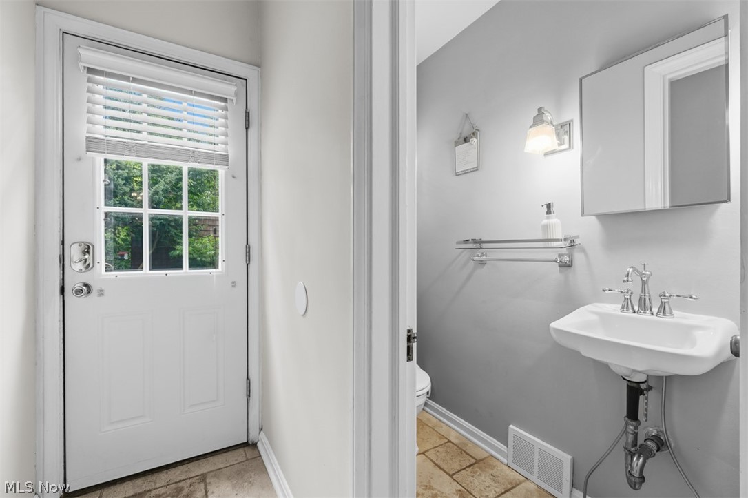 16819 Holbrook Road Shaker Heights OH 44120