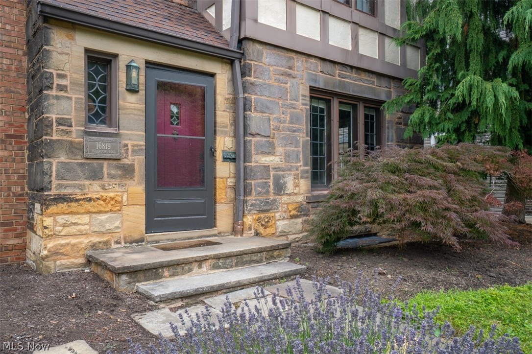 16819 Holbrook Road Shaker Heights OH 44120