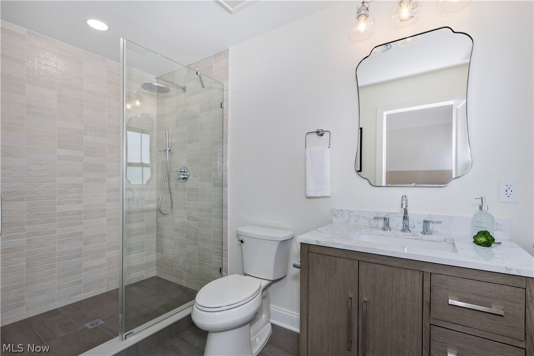 690 Club Drive W Aurora OH 44202