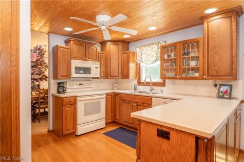 6890 Waltham Street NW Canton OH 44708