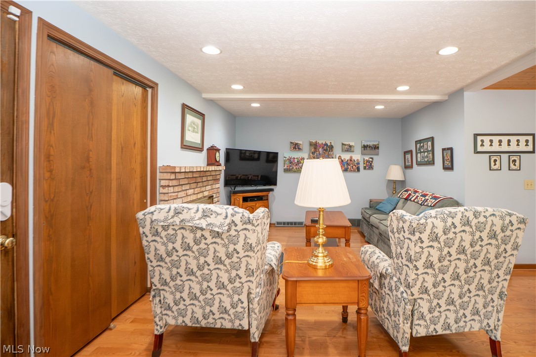 6890 Waltham Street NW Canton OH 44708