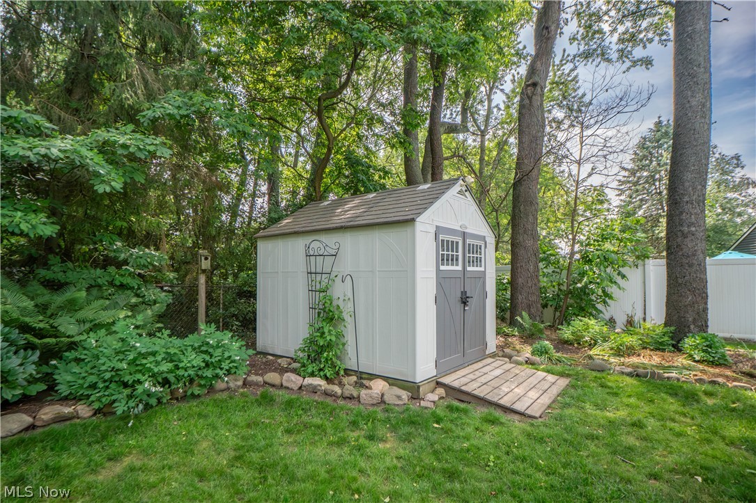 6890 Waltham Street NW Canton OH 44708