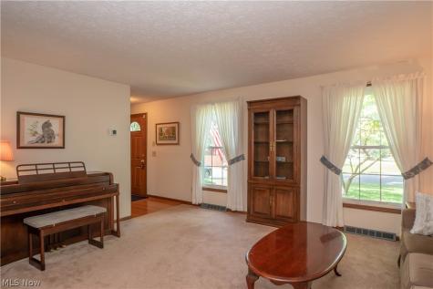 6890 Waltham Street NW Canton OH 44708