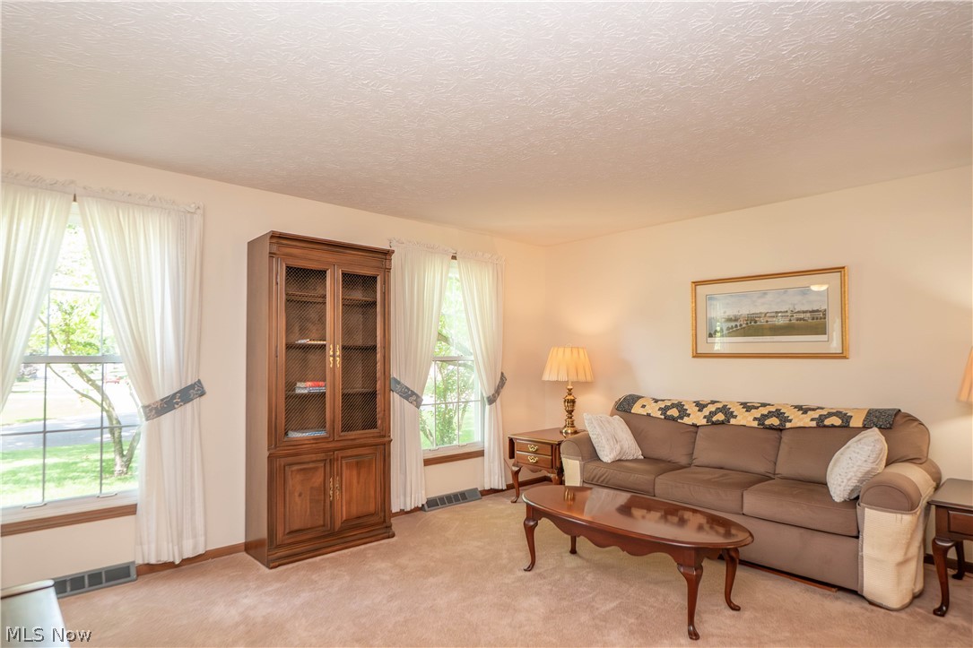 6890 Waltham Street NW Canton OH 44708