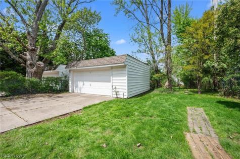 22875 Fairmount Boulevard Shaker Heights OH 44118