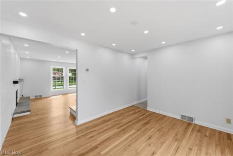 22875 Fairmount Boulevard Shaker Heights OH 44118