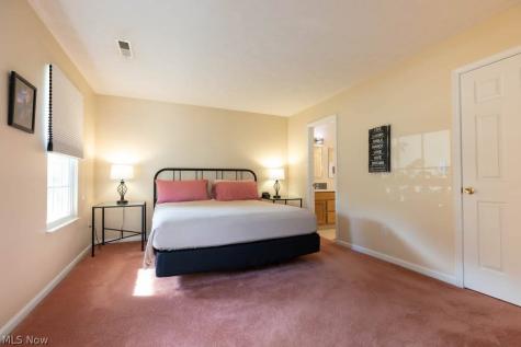 307 Huntsford Drive Macedonia OH 44056