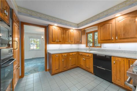 22870 Laramie Drive Rocky River OH 44116