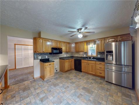 1646 Bridle Path Painesville OH 44077