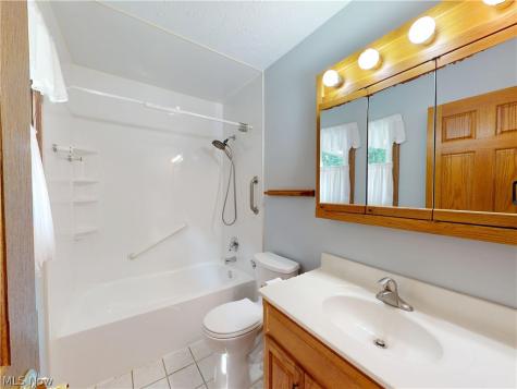 1646 Bridle Path Painesville OH 44077