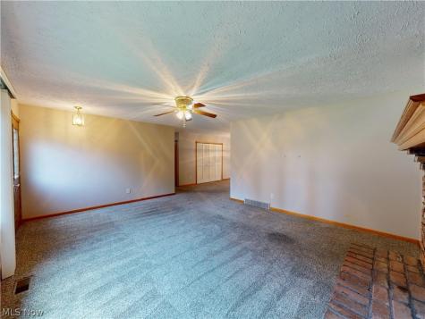 1646 Bridle Path Painesville OH 44077