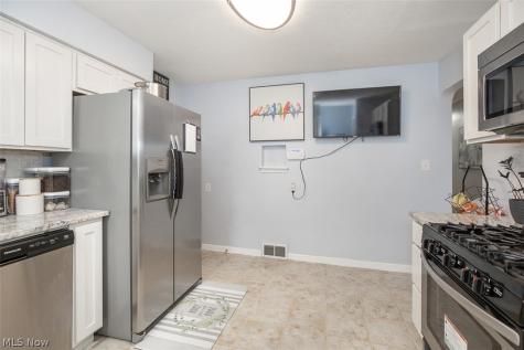 370 Taft Avenue Bedford OH 44146