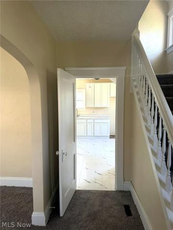 10618 Grandview Avenue Cleveland OH 44104