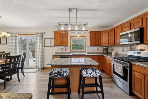 730 Mckee Trail Hinckley OH 44233