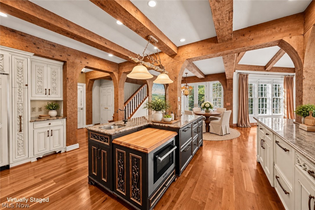 809 Village Trail Gates Mills OH 44040