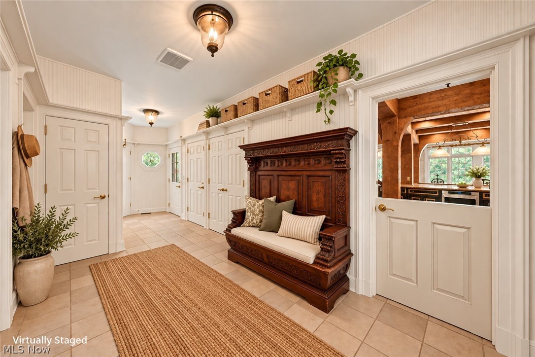 809 Village Trail Gates Mills OH 44040