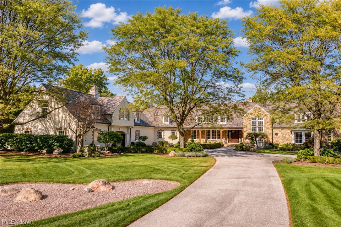 809 Village Trail Gates Mills OH 44040
