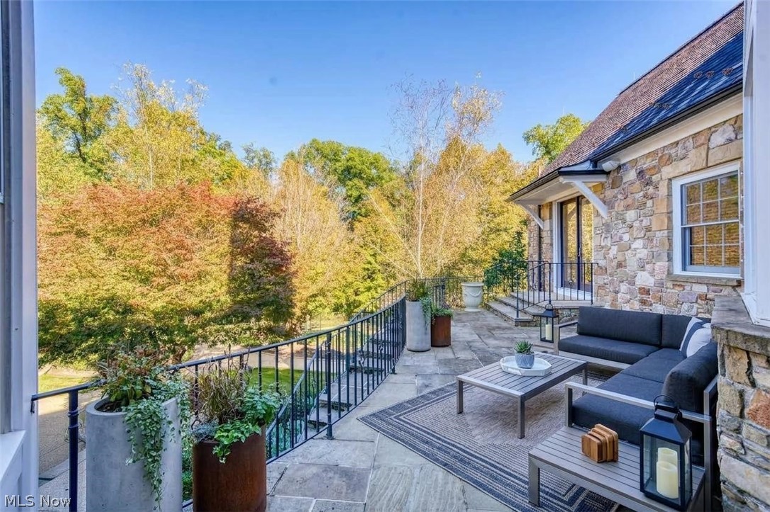 809 Village Trail Gates Mills OH 44040