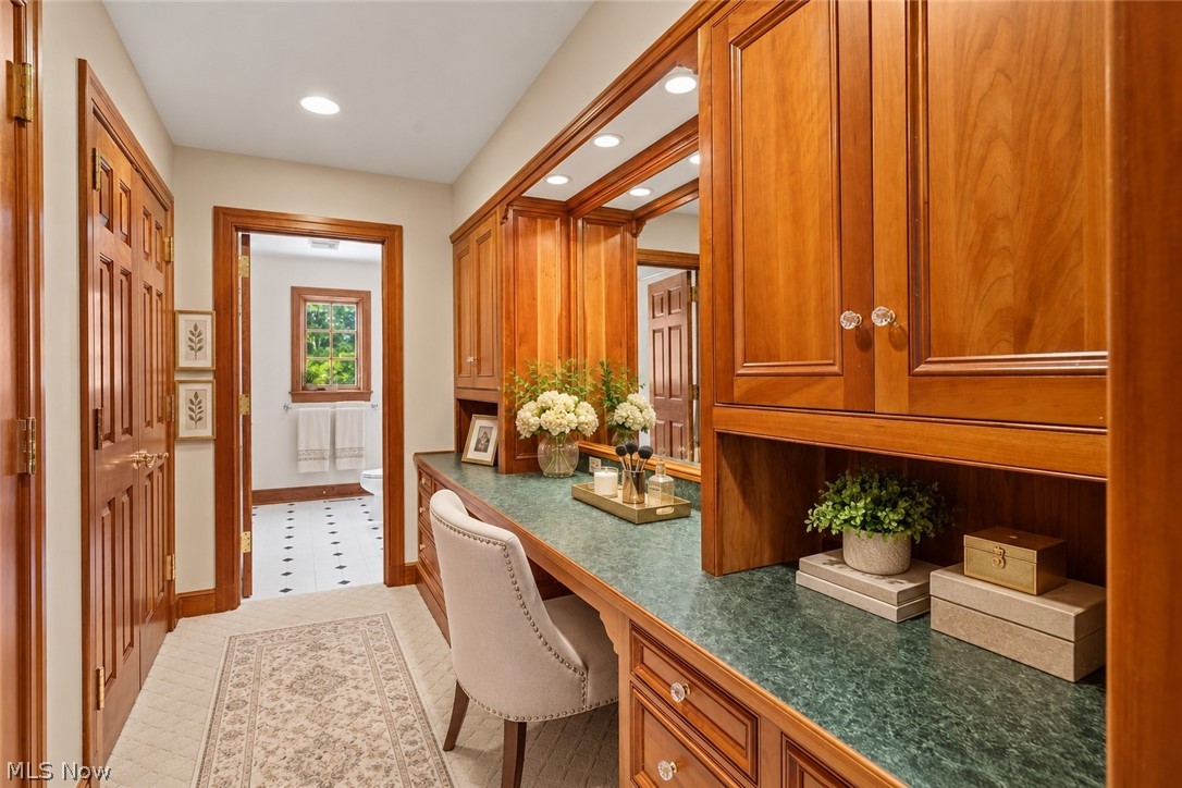 809 Village Trail Gates Mills OH 44040