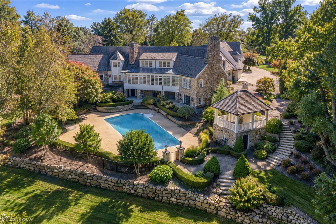 809 Village Trail Gates Mills OH 44040