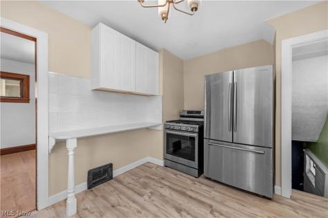 4418 Broadale Road Cleveland OH 44109