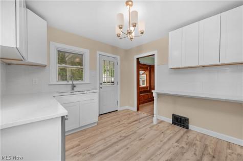 4418 Broadale Road Cleveland OH 44109