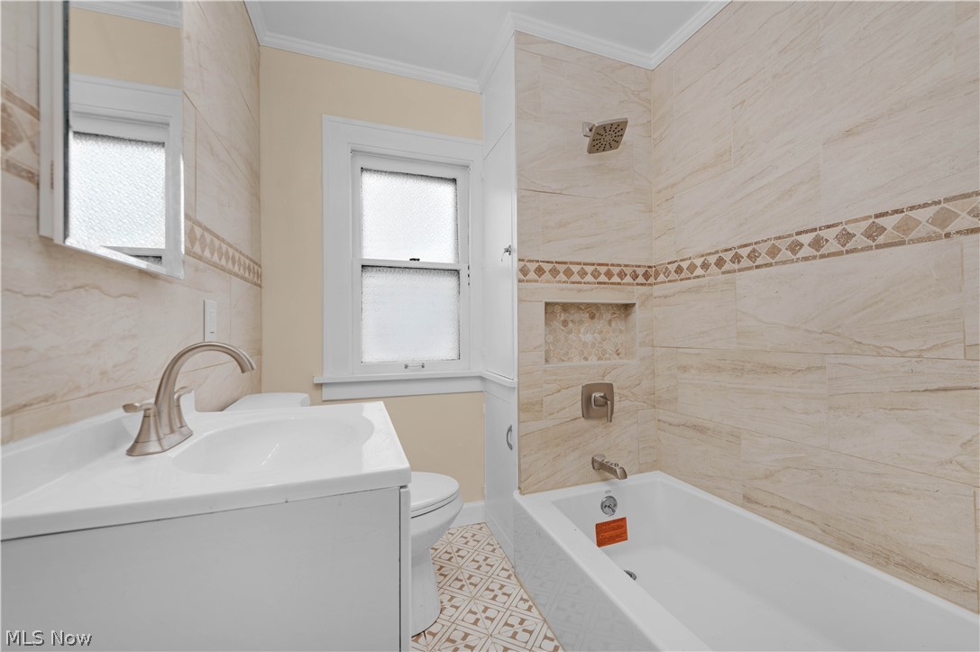 4418 Broadale Road Cleveland OH 44109