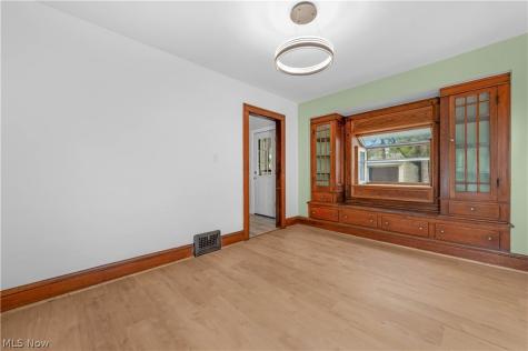 4418 Broadale Road Cleveland OH 44109
